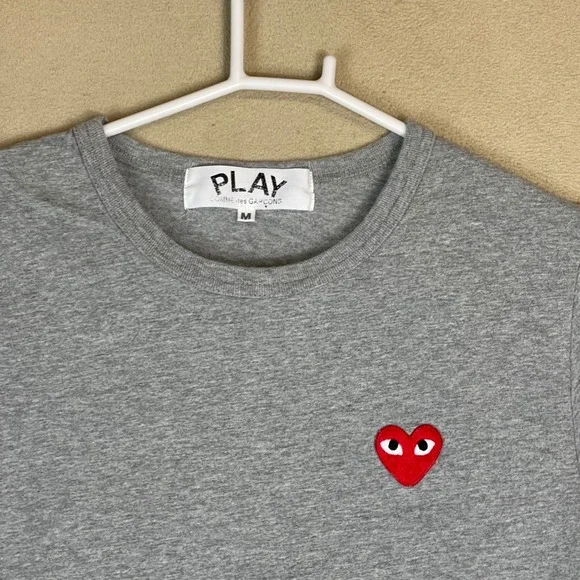 Comme des Garcons PLAY T-Shirt Womens Gray Crew Neck‎ Heart Logo Tee - Picture 2 of 9
